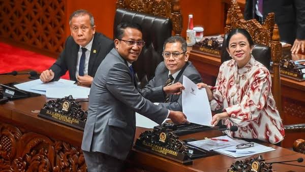 DPR Ketuk Palu, Revisi KUHAP Resmi Jadi UU Dampingi KUHP 2026
